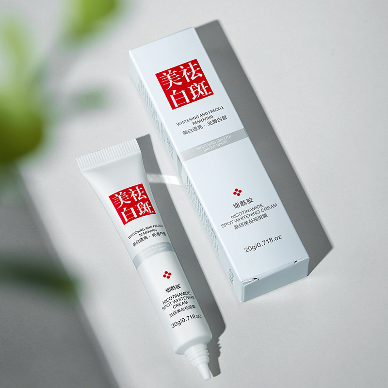 تتلاشى وتحسين النمش البقع السو - مراجعة Charcoal Whitening Paste وسعره